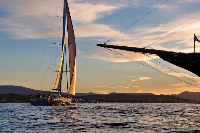 sailing in sunset with alu composite super yacht